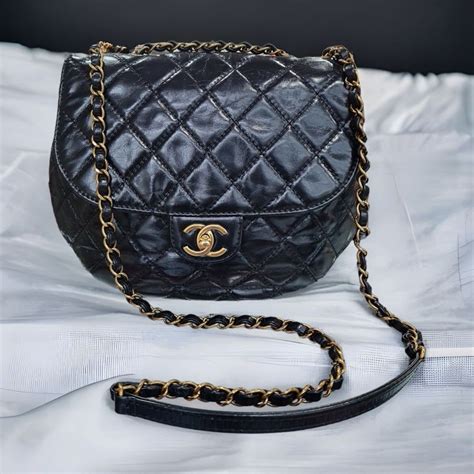 chanel calfskin messenger bag price